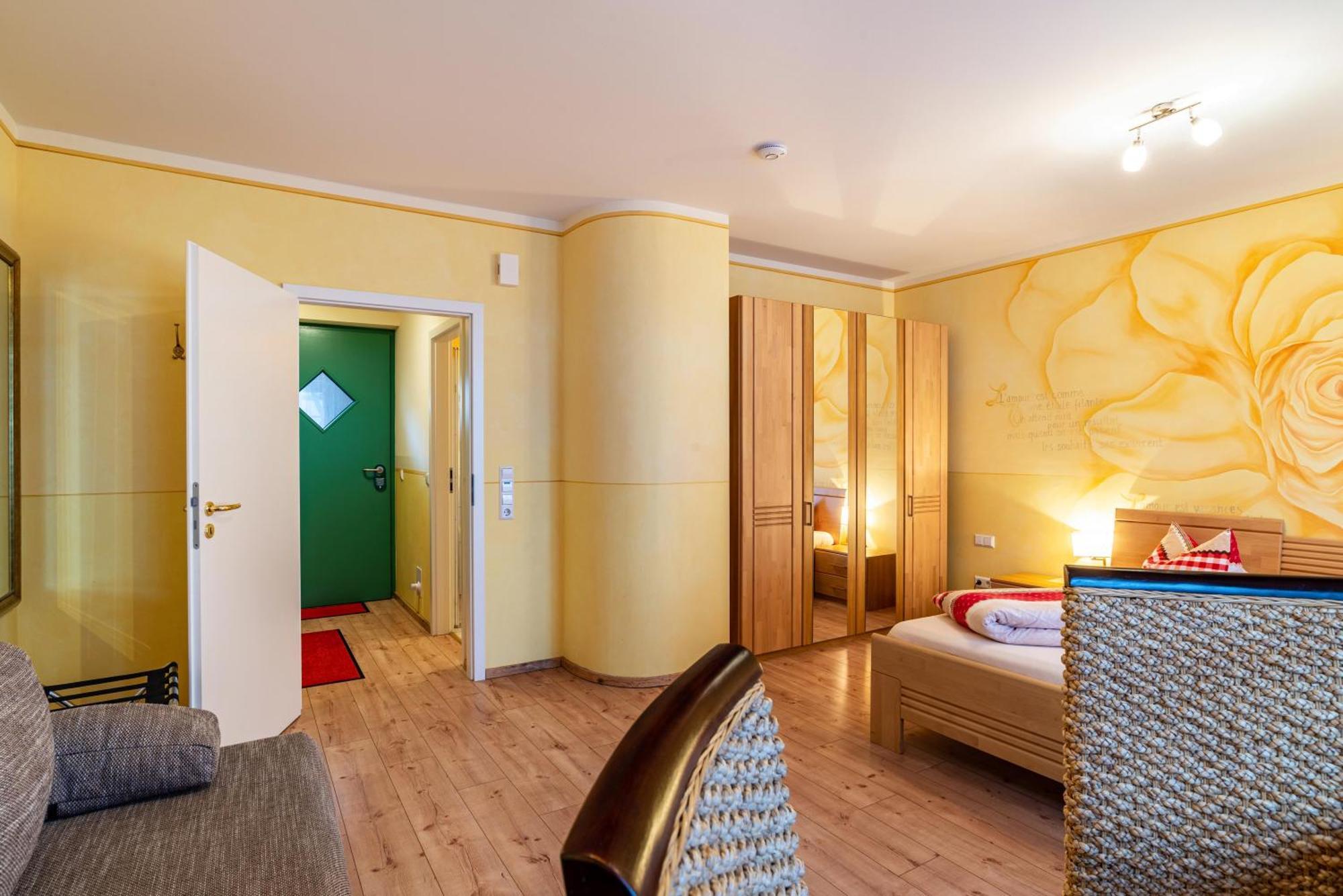 ساسباشفالدن Schusterjunge Aparthotel المظهر الخارجي الصورة